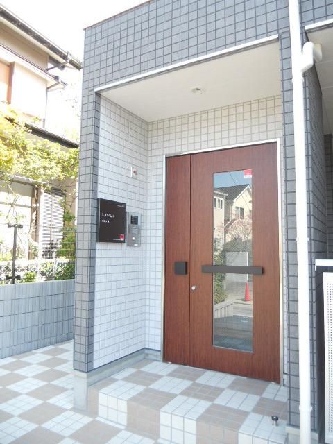 エントランス　★セキュリティ完備の築浅アパート★