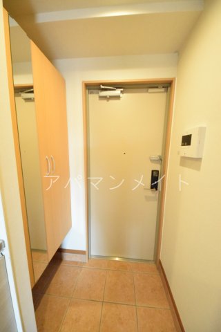 玄関　収納もある玄関です