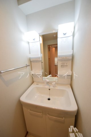 洗面設備　シャワー付き洗面台