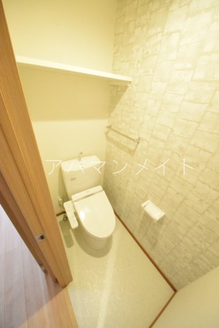トイレ　ウォシュレット付き