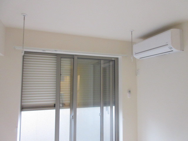 その他　★防犯シャッター　室内物干しフック★