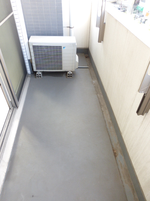 バルコニー　同マンション別部屋参照。