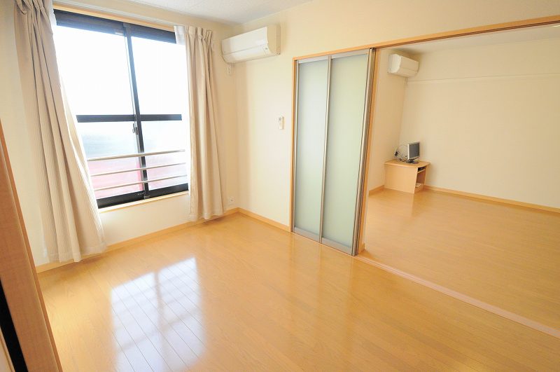 その他部屋・スペース　約6畳の寝室です。