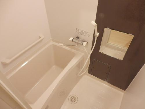 バス・シャワールーム　浴室乾燥付きで部屋干し出来ます。