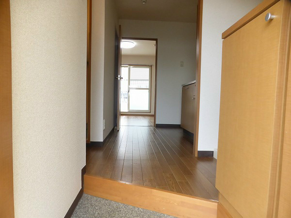 玄関　同物件別部屋