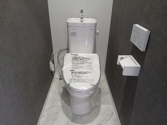 トイレ　温水洗浄暖房便座付トイレ