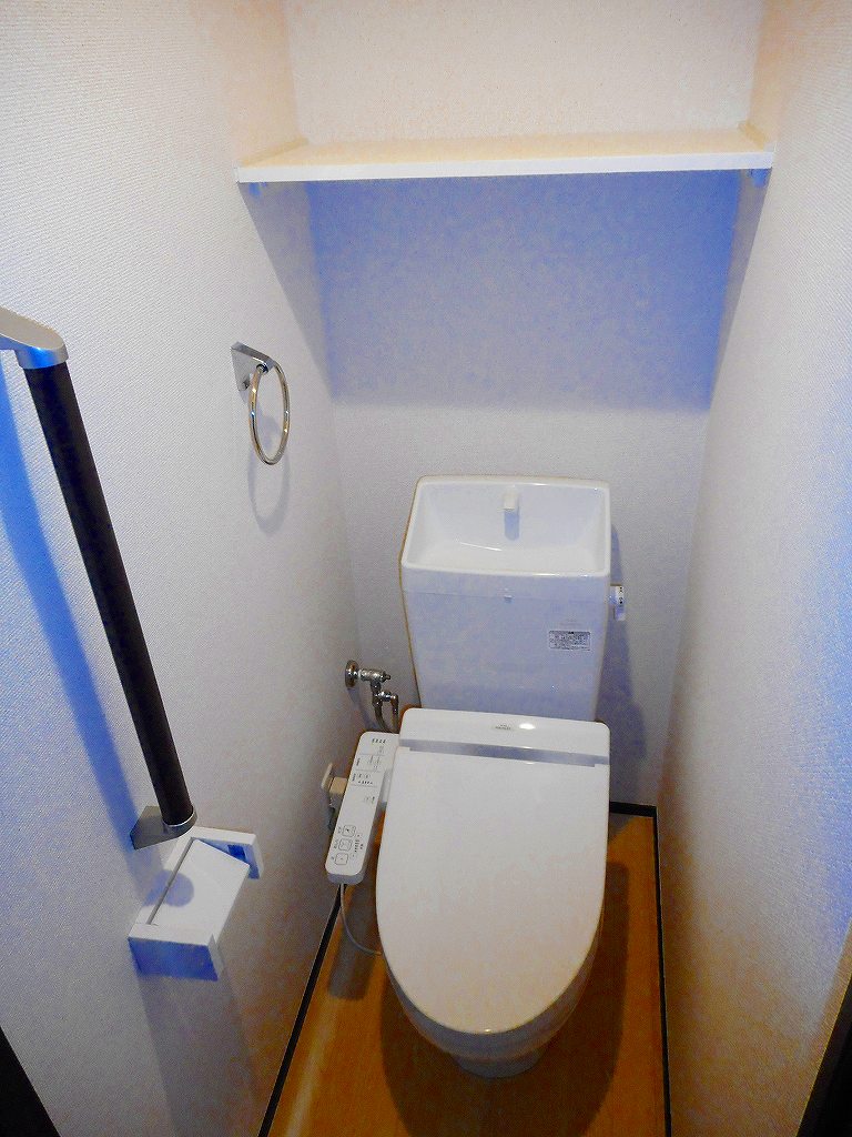 その他　温水洗浄便座付き