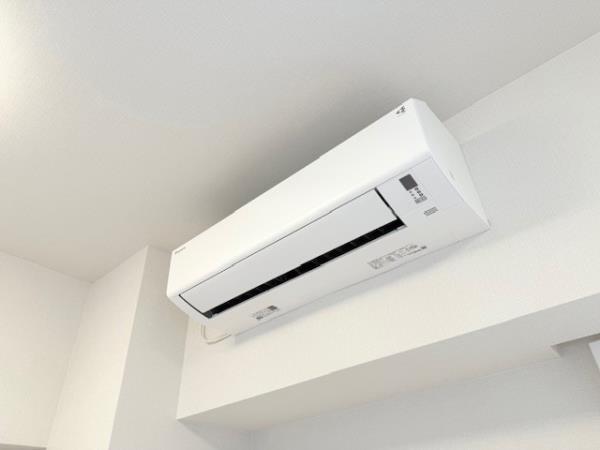 洗面設備　明るい洗面所です