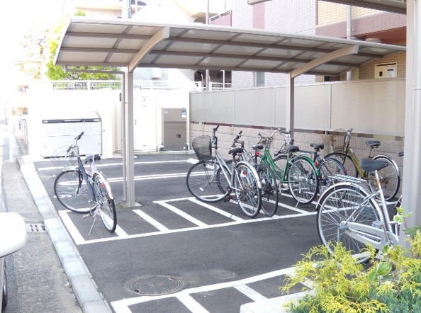 その他共有部分　屋根付きの駐輪スペース