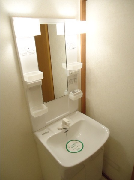 洗面設備　あると便利な独立洗面台です。