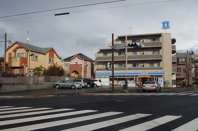 コンビニ　ローソン「日吉本町4丁目店」（コンビニ）まで144m