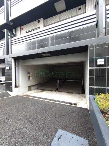 駐車場　レジディア三軒茶屋II