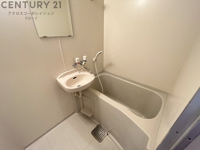 バス・シャワールーム　シンプルで機能的なユニットバスです！