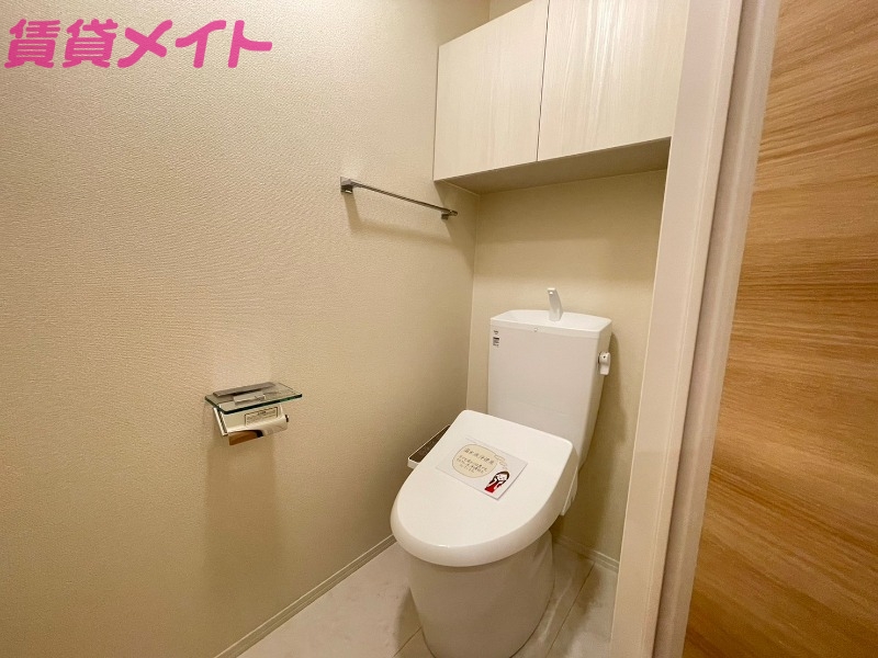 トイレ　別部屋参考写真です。