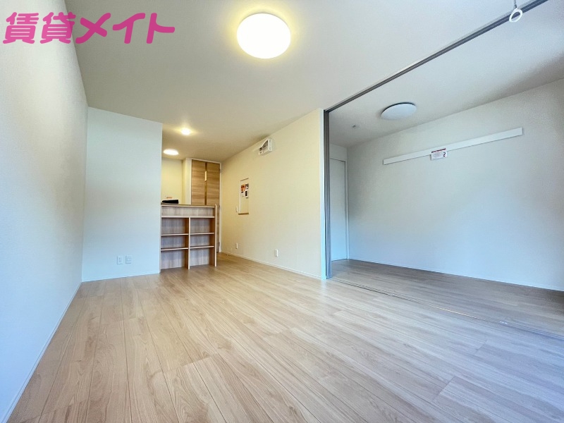 居室・リビング　別部屋参考写真です。