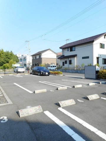 駐車場　駐車スペースもあります