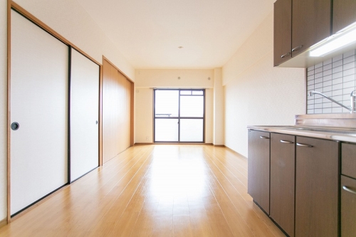 居室・リビング　※別号室写真（現況を優先いたします。）