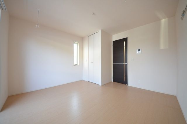 居室・リビング　☆角部屋２面採光☆