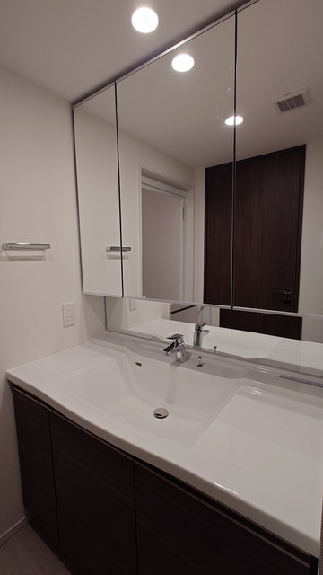 洗面設備　※写真は同タイプ住戸です。