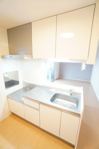 キッチン　※同物件・反転タイプの写真です。