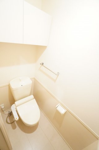 トイレ　※同物件・反転タイプの写真です。