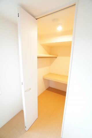 収納　※同物件・反転タイプの写真です。