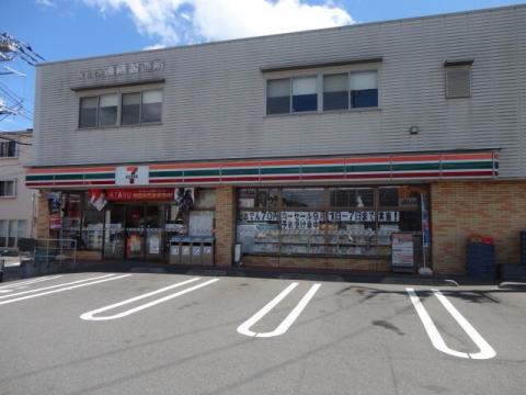 コンビニ　セブンイレブン 横浜新羽町大竹店（コンビニ）まで715m