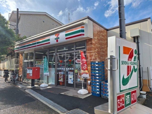 コンビニ　セブン-イレブン　つつじヶ丘駅南口店（コンビニ）まで584m