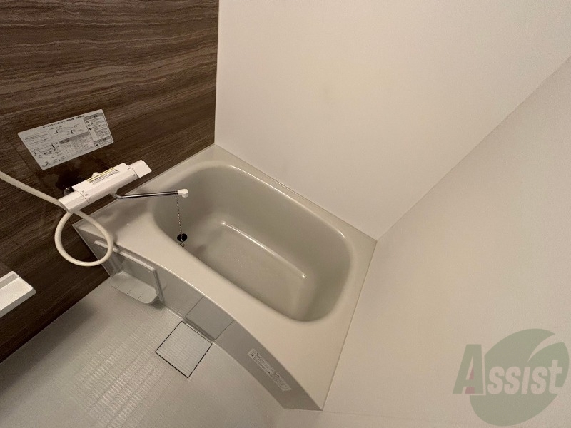 バス・シャワールーム　お風呂になります。一日の疲れを癒してくださいね。