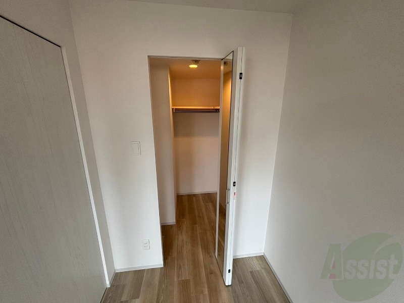 収納　クローゼットは奥行きもあり、荷物が多い方でも安心です。