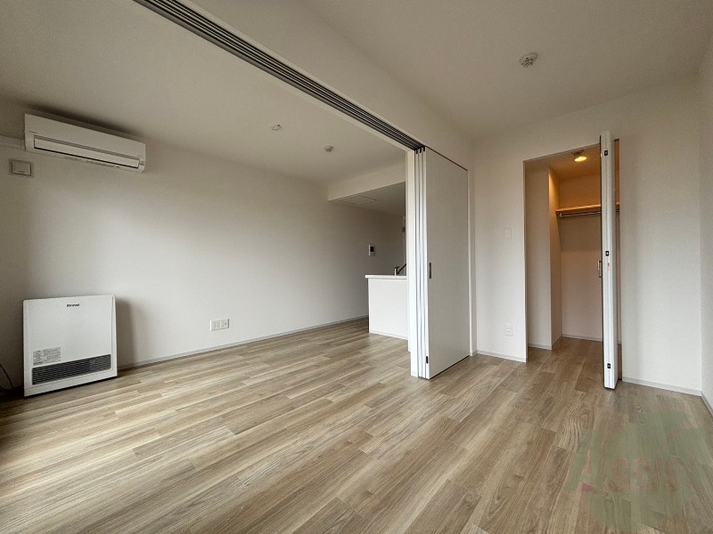 その他部屋・スペース　別角度から寝室を撮ってみました。家具の配置もしやすそう。