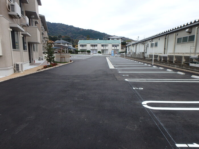 駐車場　駐車場