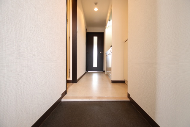 玄関　※別室の参考写真の為、現況優先です。