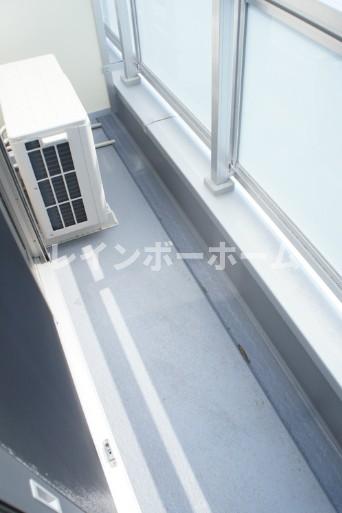 バルコニー　お洗濯にも便利なバルコニー付き