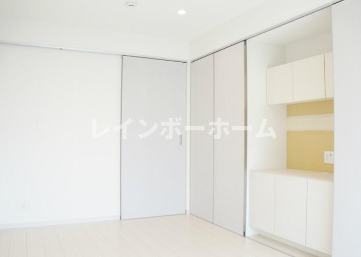 居室・リビング　こちらの居間で趣味の時間をお楽しみください