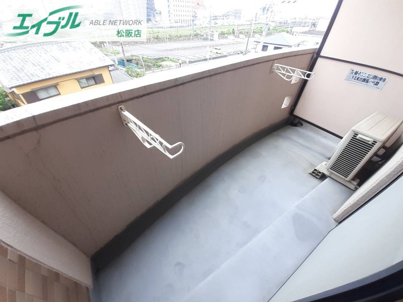 バルコニー　同物件別室のものです。