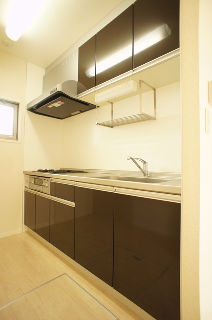 キッチン　経済的な都市ガス仕様のシステムキッチンです