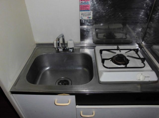 キッチン　同建物別号室の写真です。