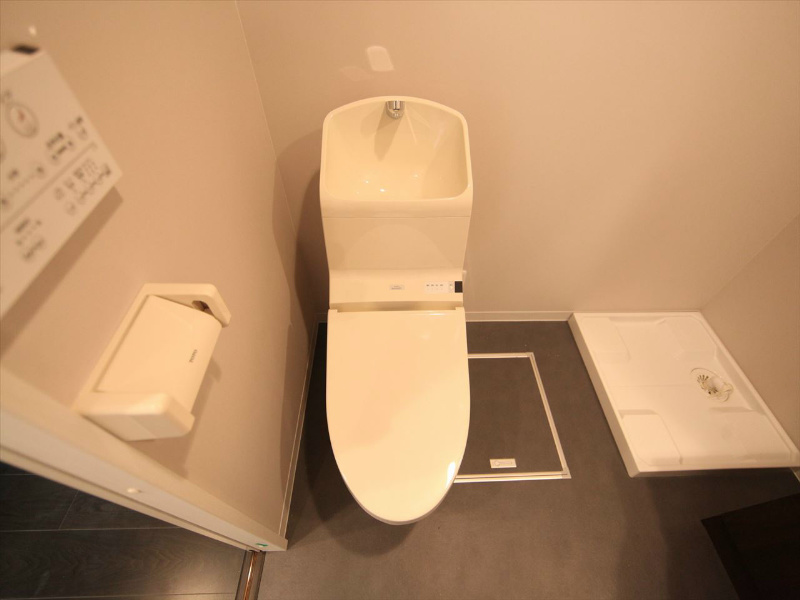 トイレ　温水洗浄暖房便座付トイレ