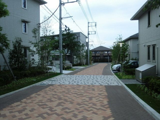 エントランス　★１２０世帯の賃貸物件で街並みを形成しております★