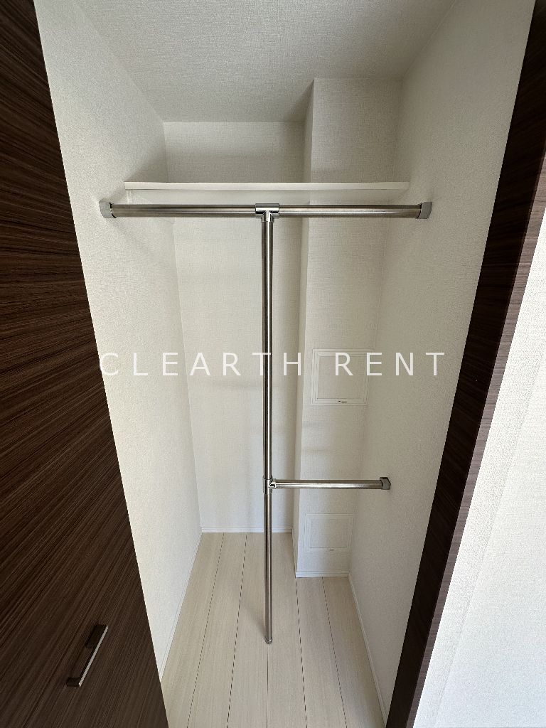 収納　☆ハンガーパイプ付きクローゼット