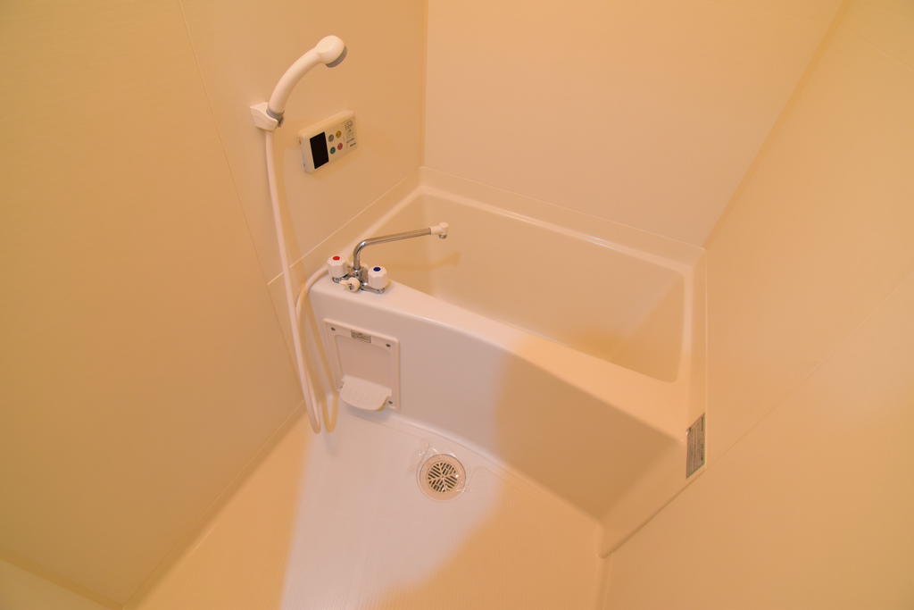 バス・シャワールーム　バス・トイレ・洗面台3点セパレート！（同仕様写真）