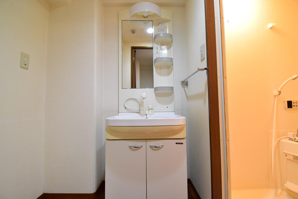 洗面設備　独立・シャワー付洗面化粧台♪（同仕様写真）