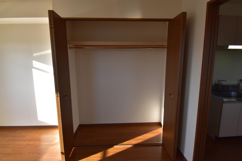 収納　クローゼット付きで収納も困りません！（同仕様写真）