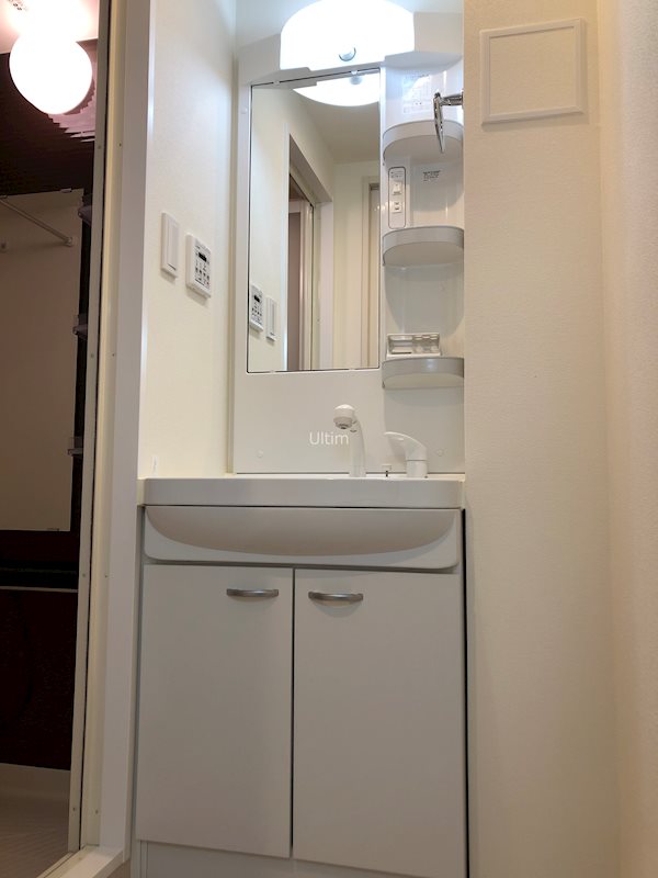 洗面設備　違うお部屋の写真です。ご参考までに