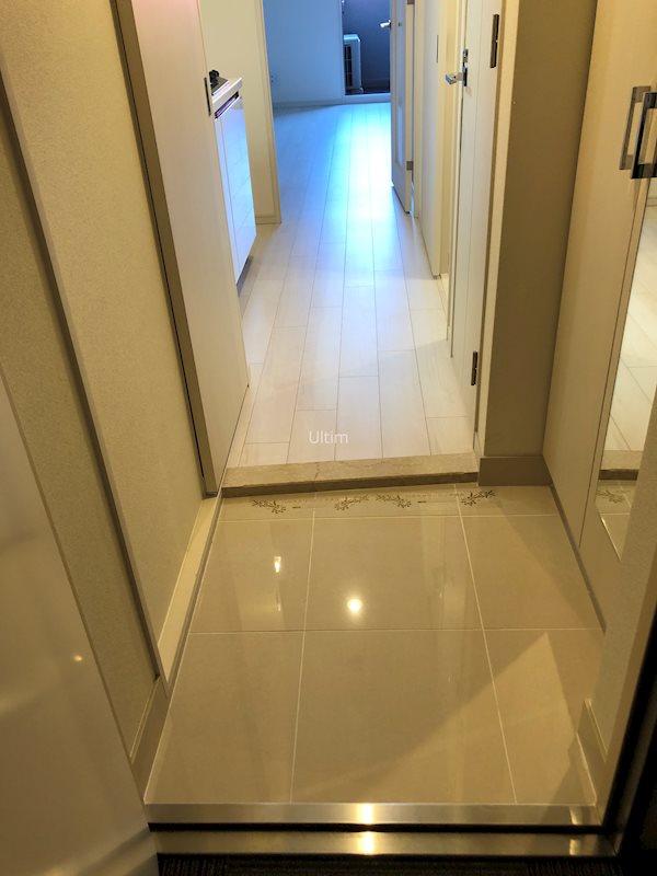 玄関　違うお部屋の写真です。ご参考までに