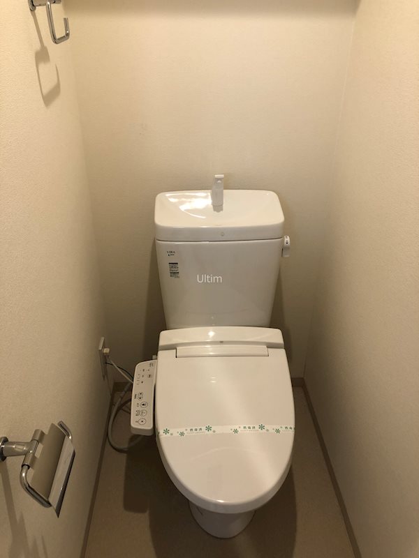 トイレ　違うお部屋の写真です。ご参考までに