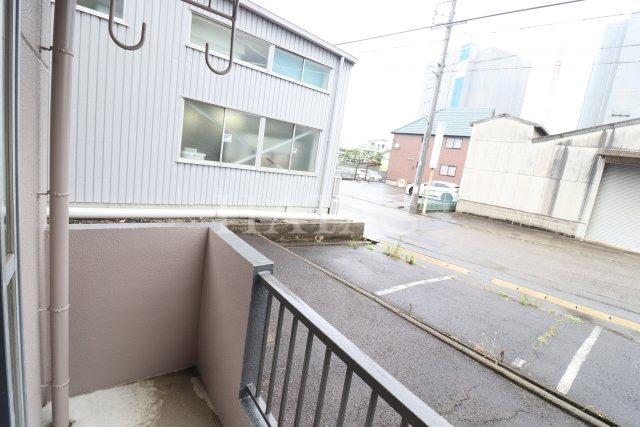 バルコニー　同物件別部屋です。