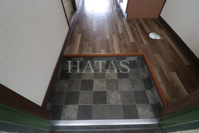 玄関　同物件別部屋です。