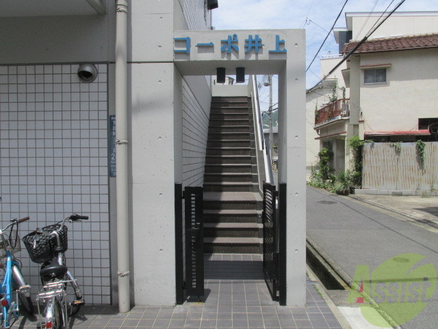 エントランス　門のあるエントランスです。